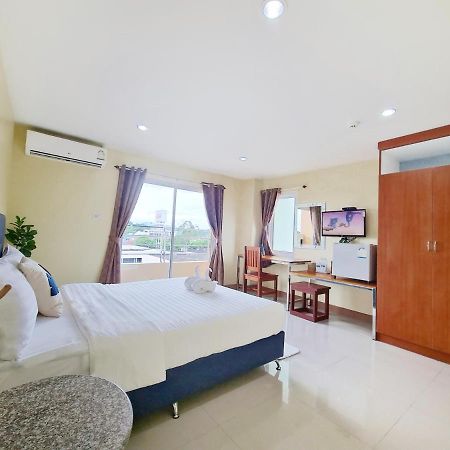 Jaroonsak Grand Trang Exterior foto